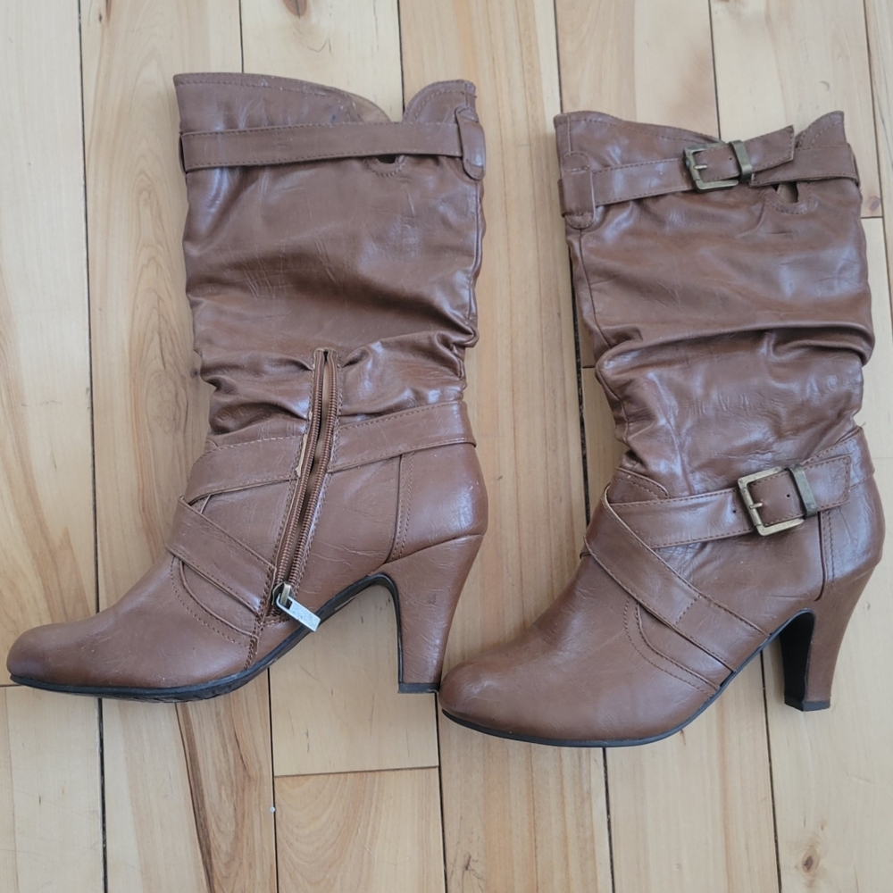 Brown heel boots